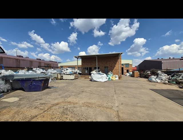 1,396M² WAREHOUSE FOR SALE IN JET PARK
